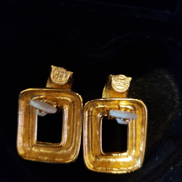 RARE Vintage Givenchy Signed Door Knocker Earrings - Picture 5 of 10
